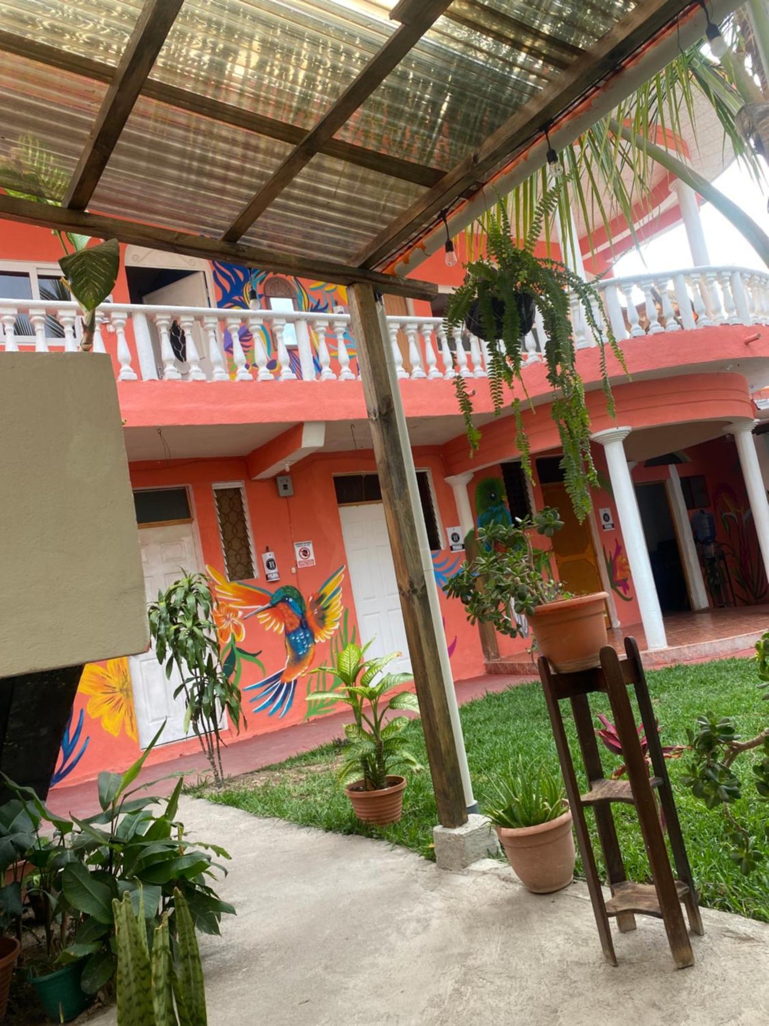 Hotel Posada Gutierrez Panajachel Ngoại thất bức ảnh